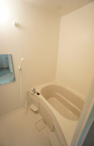 大沢ハイツCの浴室|日々の疲れを癒すお風呂付です