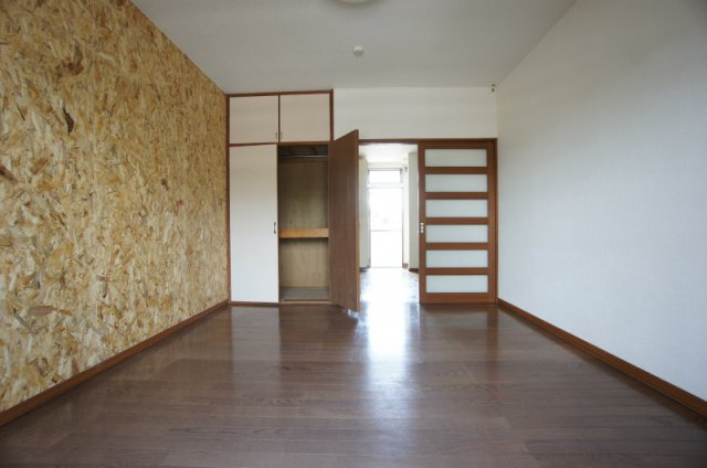 メイプルいずみのCの内装|内装は落ち着いています