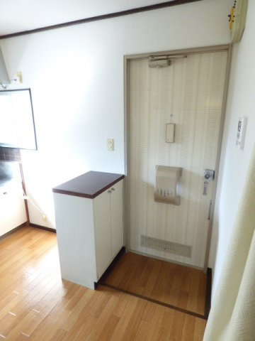ファミールトムAの玄関|シンプルで使いやすい玄関です