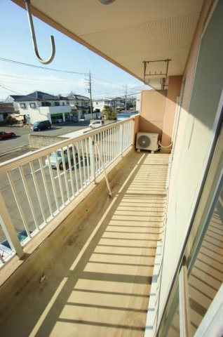 総社マンションのバルコニー|陽当たり良好なバルコニーです