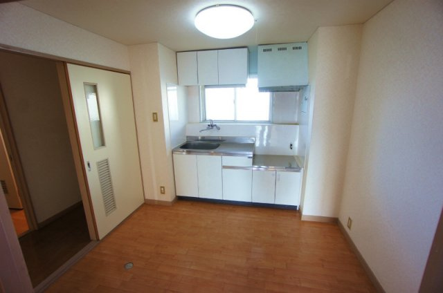 総社マンションのキッチン|きれいなキッチンです