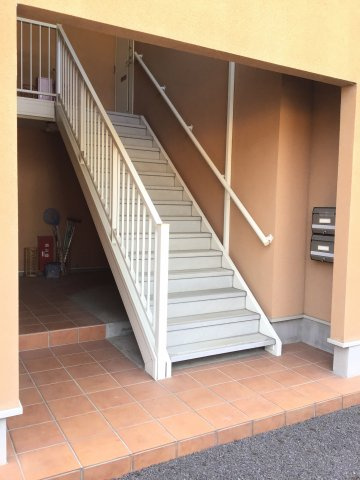 グランデステージ日吉B棟のエントランス|ゆとりのあるエントランスです