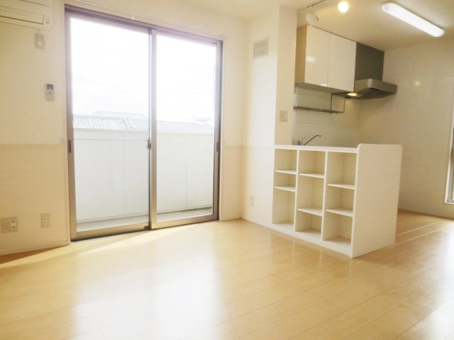 ソレイユDの居間・リビング