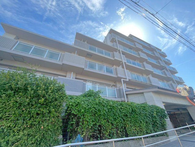 ◆２０２５年８月リフォーム完了◆全居室収納付き◆７階建６階部分の眺望良好◆ペルル伏見桃山