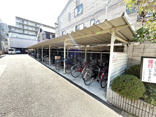 ◆２０２５年８月リフォーム完了◆全居室収納付き◆７階建６階部分の眺望良好◆ペルル伏見桃山の駐輪場|駐輪場
