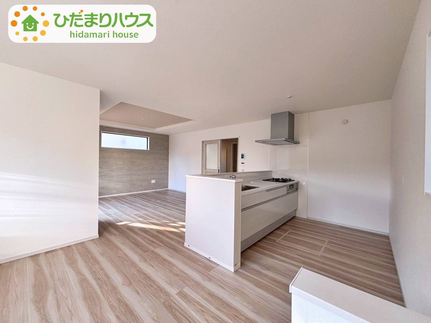 野田市宮崎新田3期　新築戸建　１号棟の居間・リビング|お友達や親戚とホームパーティもいいですね(*^^*)						
