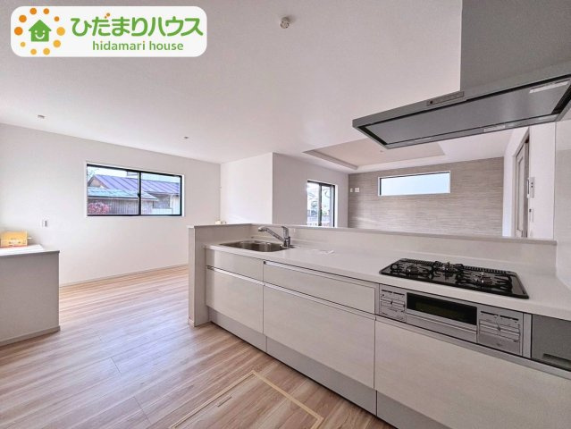 野田市宮崎新田3期　新築戸建　１号棟のキッチン|LDKと一体の空間を演出してくれる、オープンキッチン!(^^)!							
