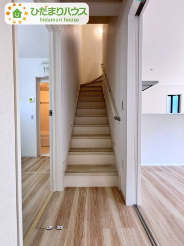 野田市宮崎新田3期　新築戸建　１号棟のその他|階段は手すり付きの安心設計♪