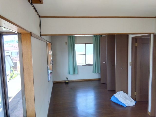 売中古戸建　三島市三恵台の洋室|3LDKなので部屋数も収納もたっぷりあります。ファミリー層にオススメです。