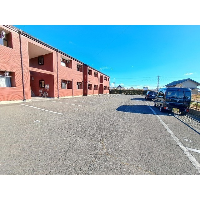 ジャストハイツBの駐車場|駐車スペースもあります