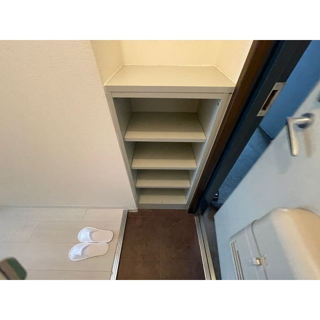 キュウブＥＸ三俣の内装|明るい室内です