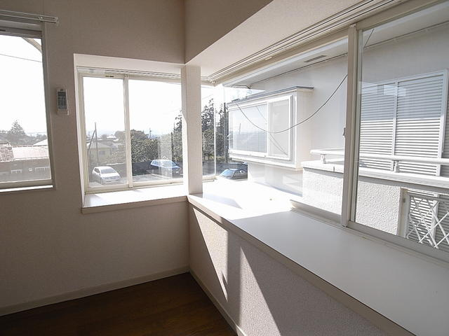 出窓でかわいいお部屋です◆