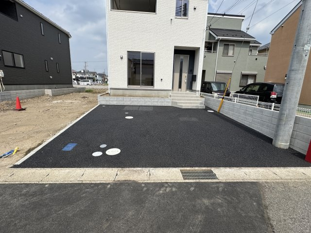 松戸市西馬橋５丁目新築戸建【旭町小学校：7分】の駐車場|7号棟駐車スペース・並列2台駐車可