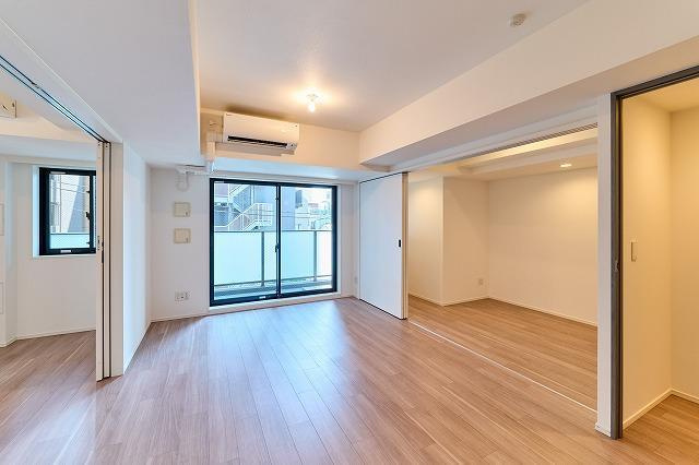 エスタート入谷Ⅱの居間・リビング