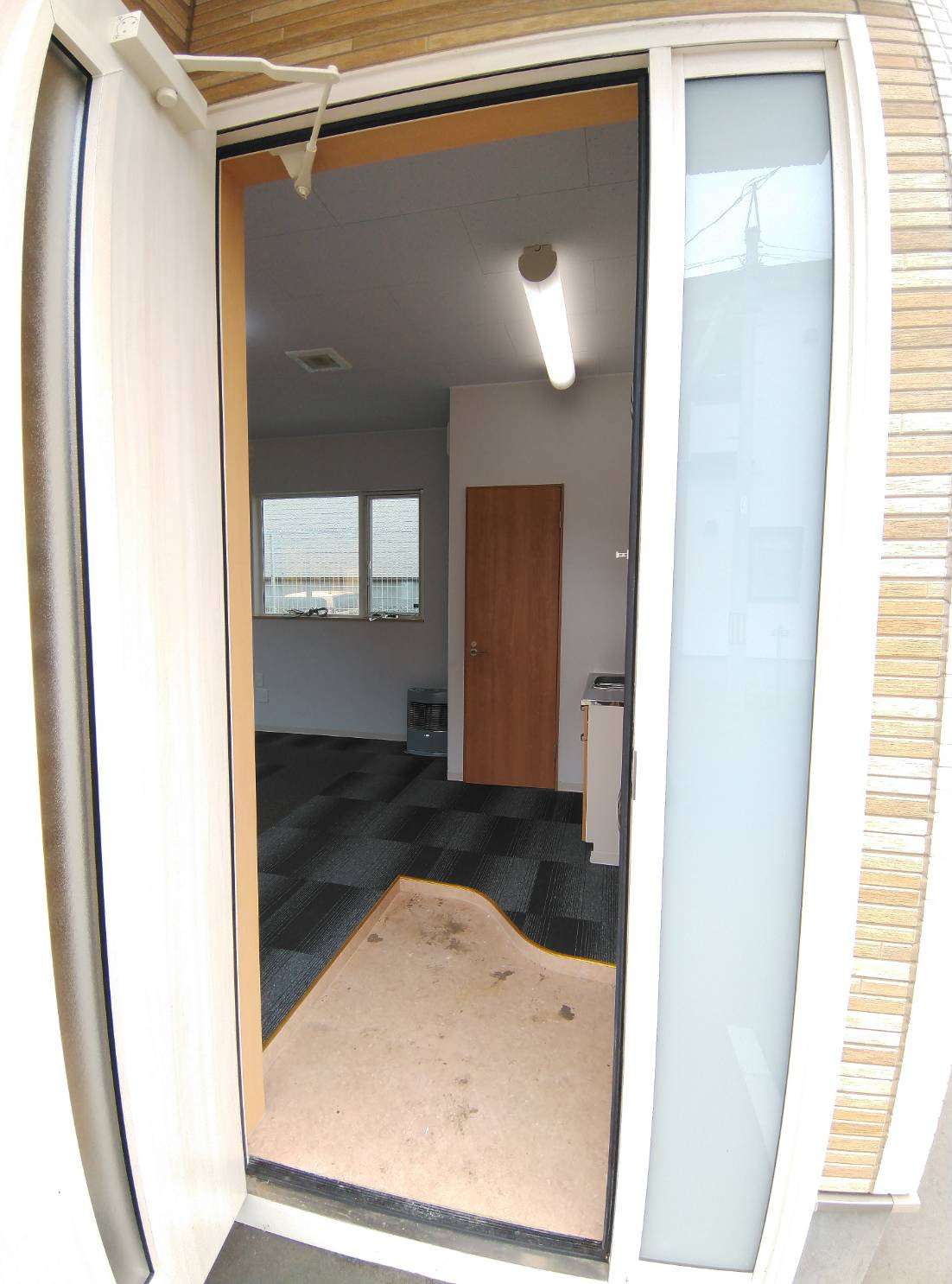 富士見2丁目貸事務所の玄関