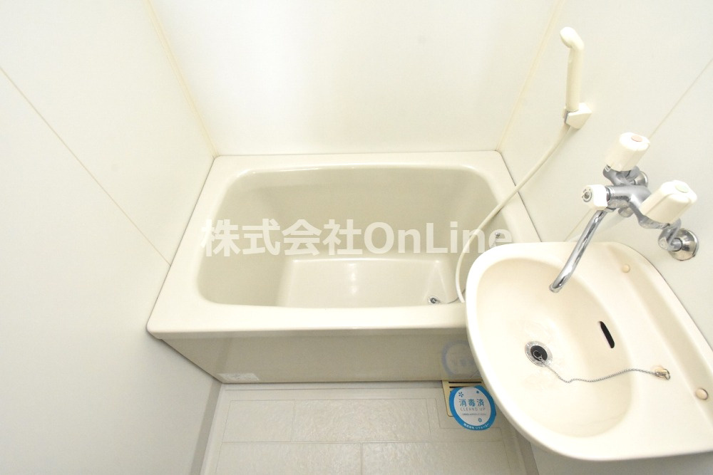 東大阪市菱屋西１丁目の賃貸マンションの浴室