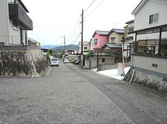【前面道路含む現地写真】