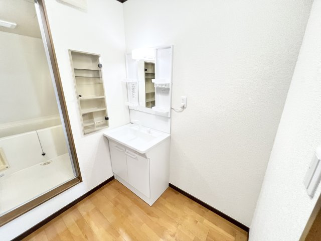 シャルマンコーポの洗面所|ゆったりとスペースのある洗面所