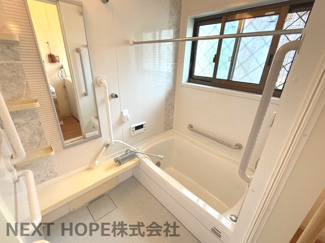 【浴室】 | 川西市笹部２丁目中古戸建 | ゆったりとした１坪タイプの浴室です♪足を伸ばしてご入浴していただけます！！