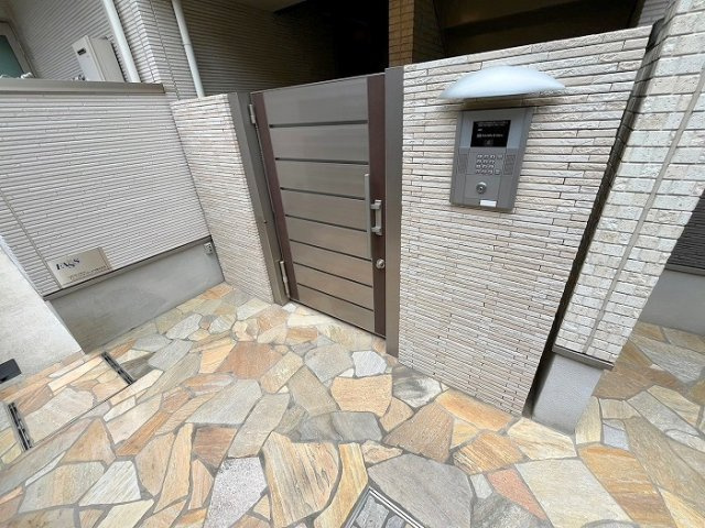 フジパレス神崎川3番館のエントランス