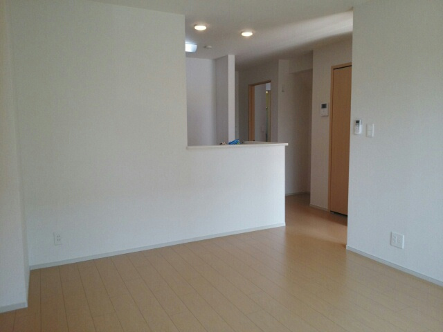 サンヴェール大芝Bの居間・リビング