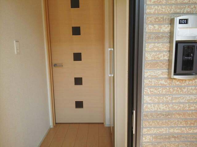 サンヴェール大芝Bの玄関