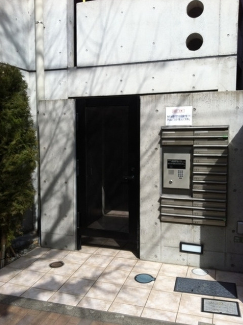 ZESTY松陰神社　最寄り駅3分　ネット0　敷金0のエントランス