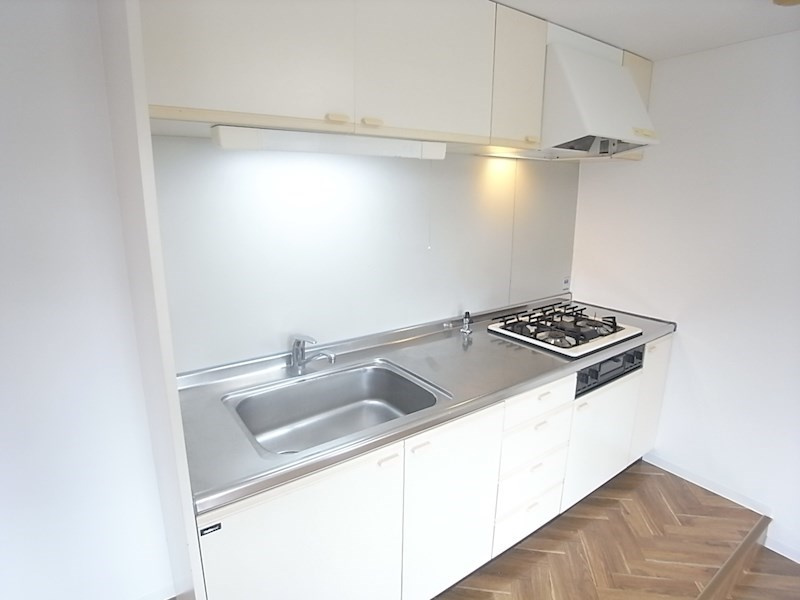 グリーンハイツ妙法寺　B棟のキッチン|コンパクトなキッチンで掃除もラクラク