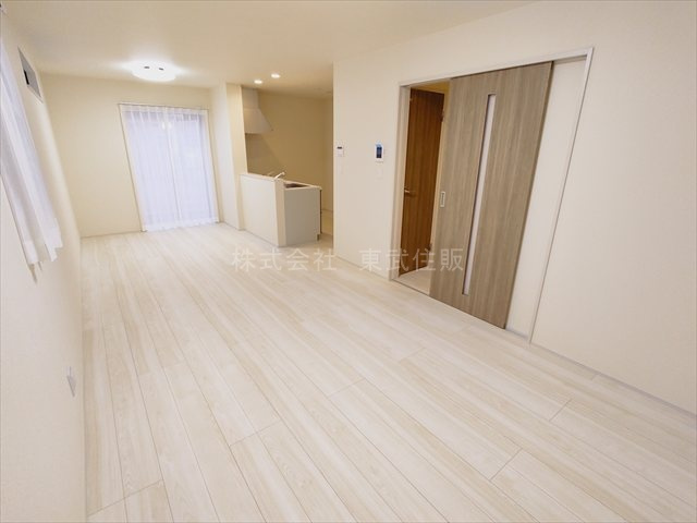 【居間・リビング】 | ふじみ野市鶴ケ舞 | 開放感があり日当たり良好です
