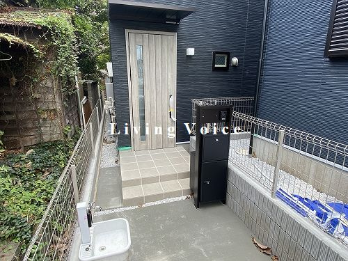 【玄関】 | 【仲介手数料０円】藤沢市羽鳥4丁目　新築一戸建て　全2棟 | 藤沢市羽鳥4丁目　新築一戸建て　全2棟