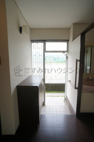 荻野ハイタウンの玄関|参考、同建物・同間取りの号室