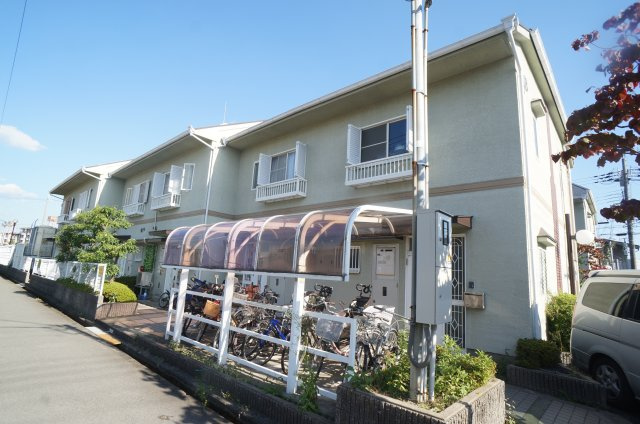 荻野ハイタウンの外観