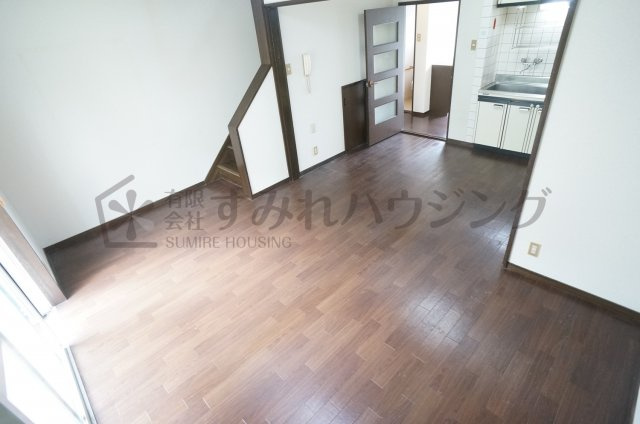 荻野ハイタウンの居間・リビング|参考、同建物・同間取りの号室