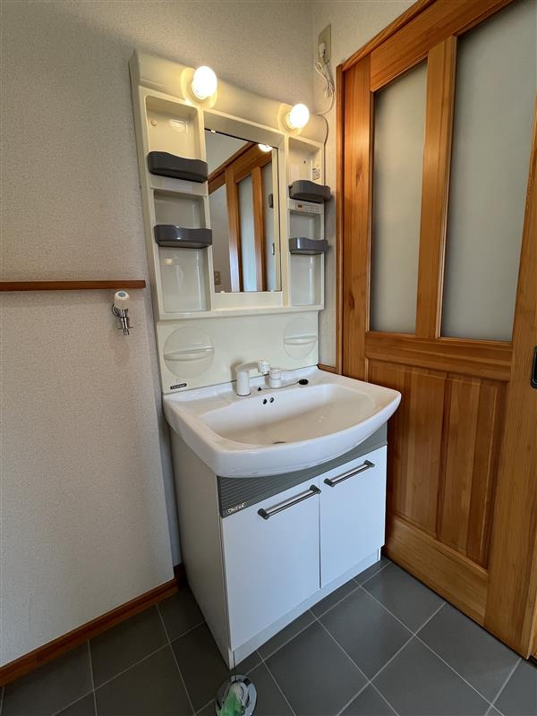 メゾネット四谷の洗面所|ゆったりとスペースのある使いやすい洗面所