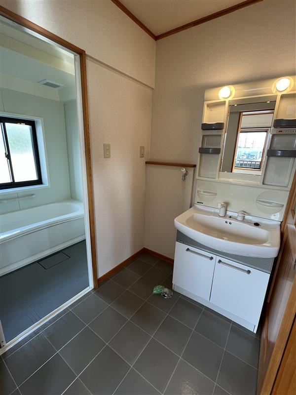 メゾネット四谷の洗面所|CF張替えました