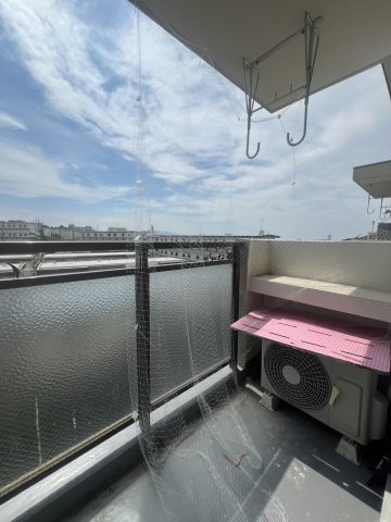 松が丘住宅11号棟のバルコニー