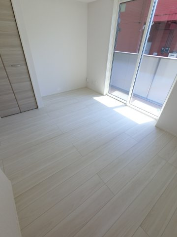 ベルウェル亀岡の洋室