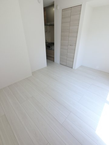 ベルウェル亀岡の洋室