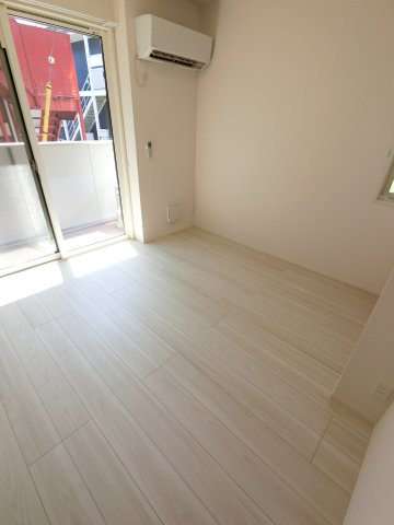 ベルウェル亀岡の洋室