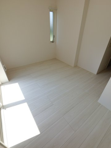 ベルウェル亀岡の洋室