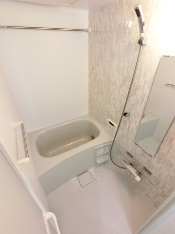 ベルウェル亀岡の浴室