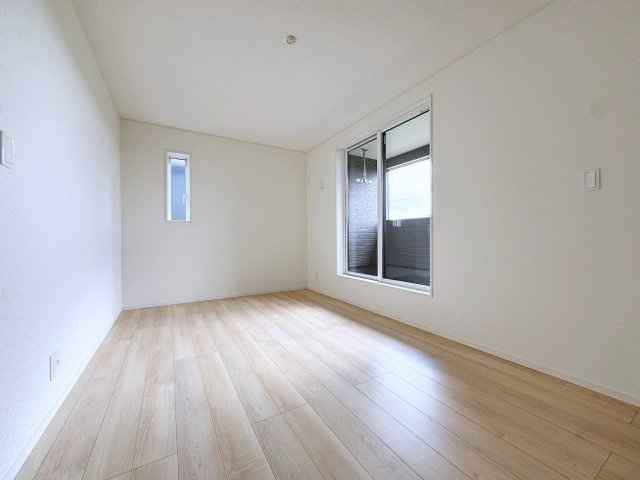 新築戸建・建売　郡山市御前南五丁目　耐震＋制震　朝日が丘小・郡山七中の洋室|二面採光で明るい洋室！窓はペアガラスになっているので空調効率UPが期待されます！