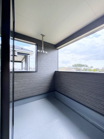新築戸建・建売　郡山市御前南五丁目　耐震＋制震　朝日が丘小・郡山七中のバルコニー|陽当たり良好なインナーバルコニー♪急な天候不良にも安心して洗濯ものが干せますね♪