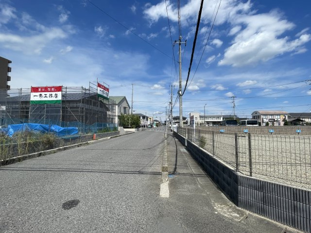 新築戸建・建売　郡山市御前南五丁目　耐震＋制震　朝日が丘小・郡山七中の周辺|見通しの良い直線道路です。