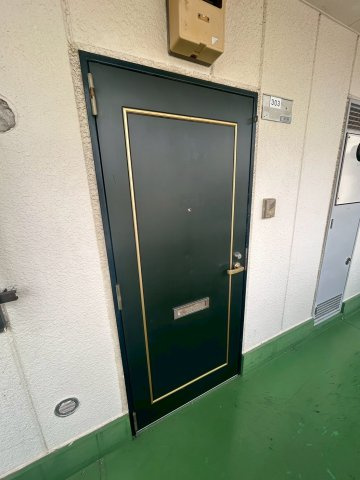 ノーブルメゾン三田の玄関