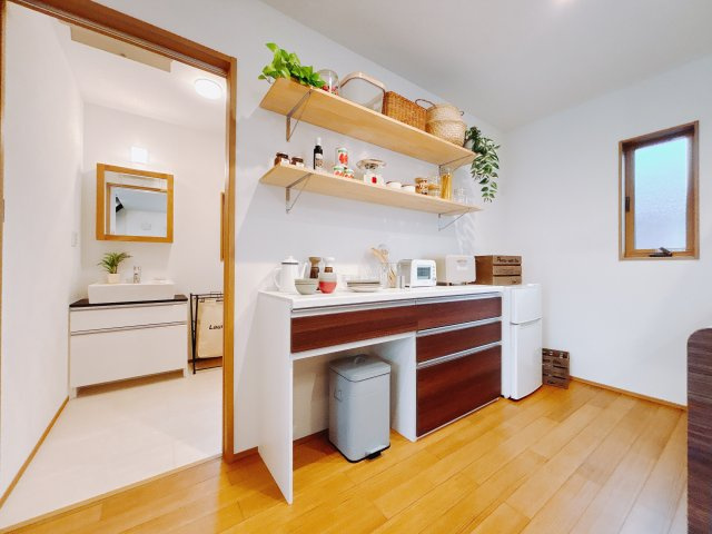 【新築戸建】前橋市朝倉町1丁目のキッチン|■キッチン｜全スライド式収納キッチン♪お皿や鍋の出し入れもラクラクです（＾＾）！