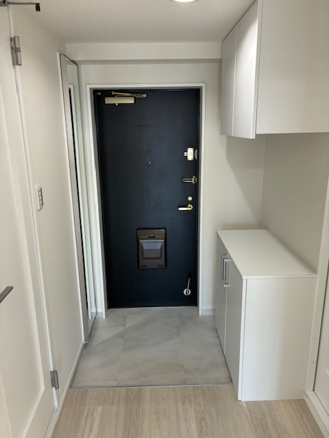 ライオンズマンション王子公園ヴィアーレの玄関