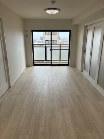 ライオンズマンション王子公園ヴィアーレの居間・リビング