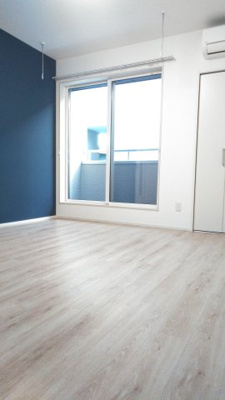 【居間・リビング】 | ウェルデンス熊谷A | ゆったりとしたリビングです