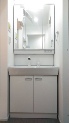 【洗面所】 | ウェルデンス熊谷A | 明るい洗面所です